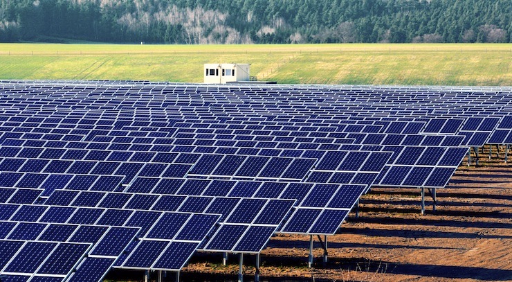 solar power plant © anyaivanova - Fotolia