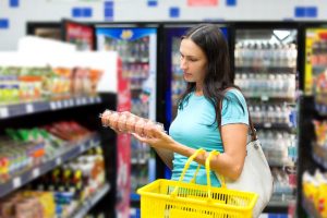 Food label awareness. Photo © Art Allianz \ Fotolia.com